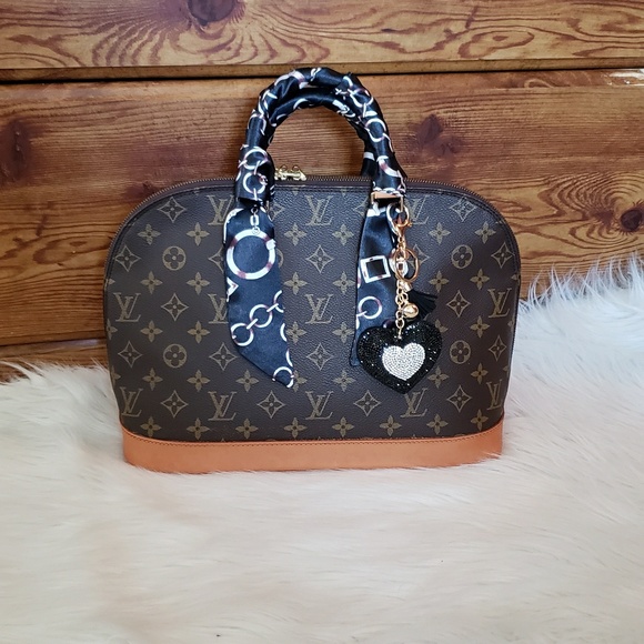 Louis Vuitton Handbags - 💥🏵 SALE 🏵💥 LOUIS VUITTON ALMA PM